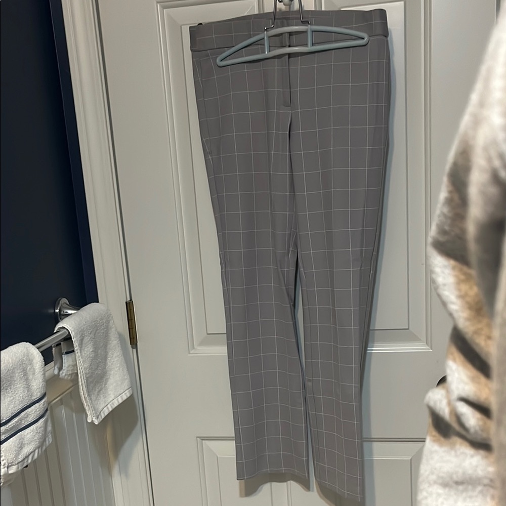 Amanda & Chelsea Light Gray Checkered Pants